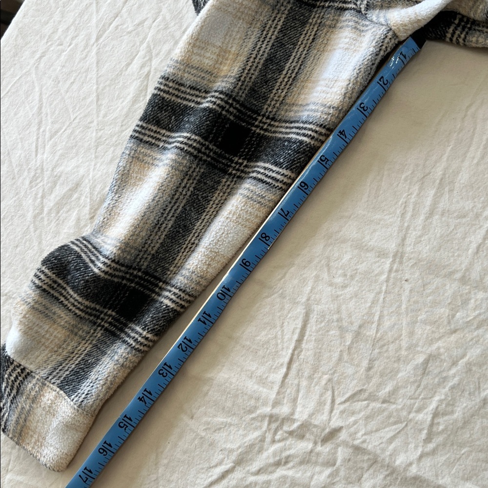 RSQ neutral color shacket relaxed fit plaid medium flannel pockets - Picture 8 of 11